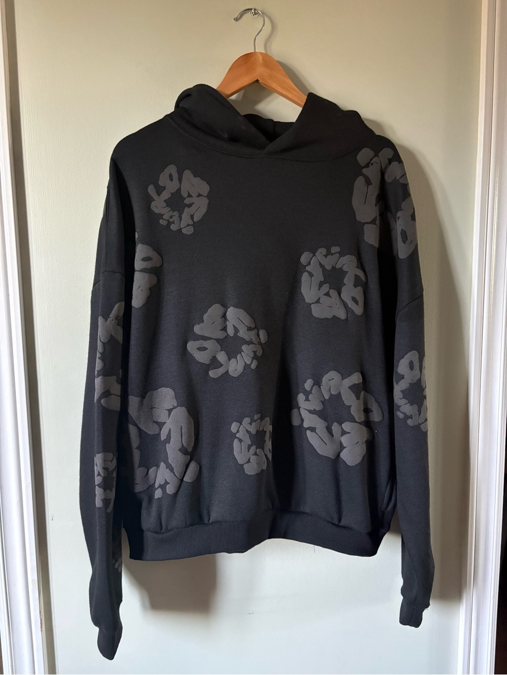 Urban Man Black Hooded Sweatshirt with Gray Floral Prints - Boxy L